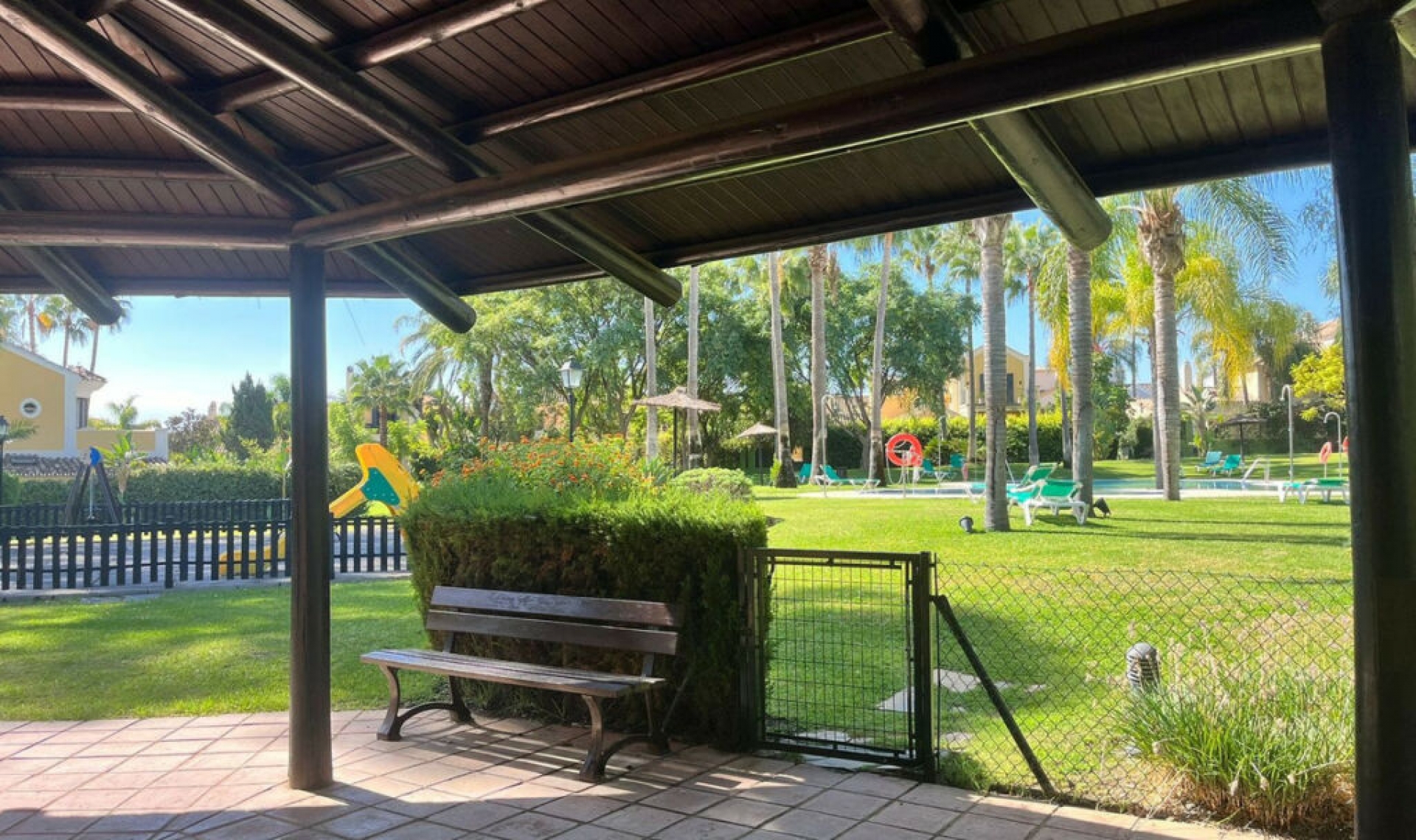 Resale - House -
Guadalmina Alta