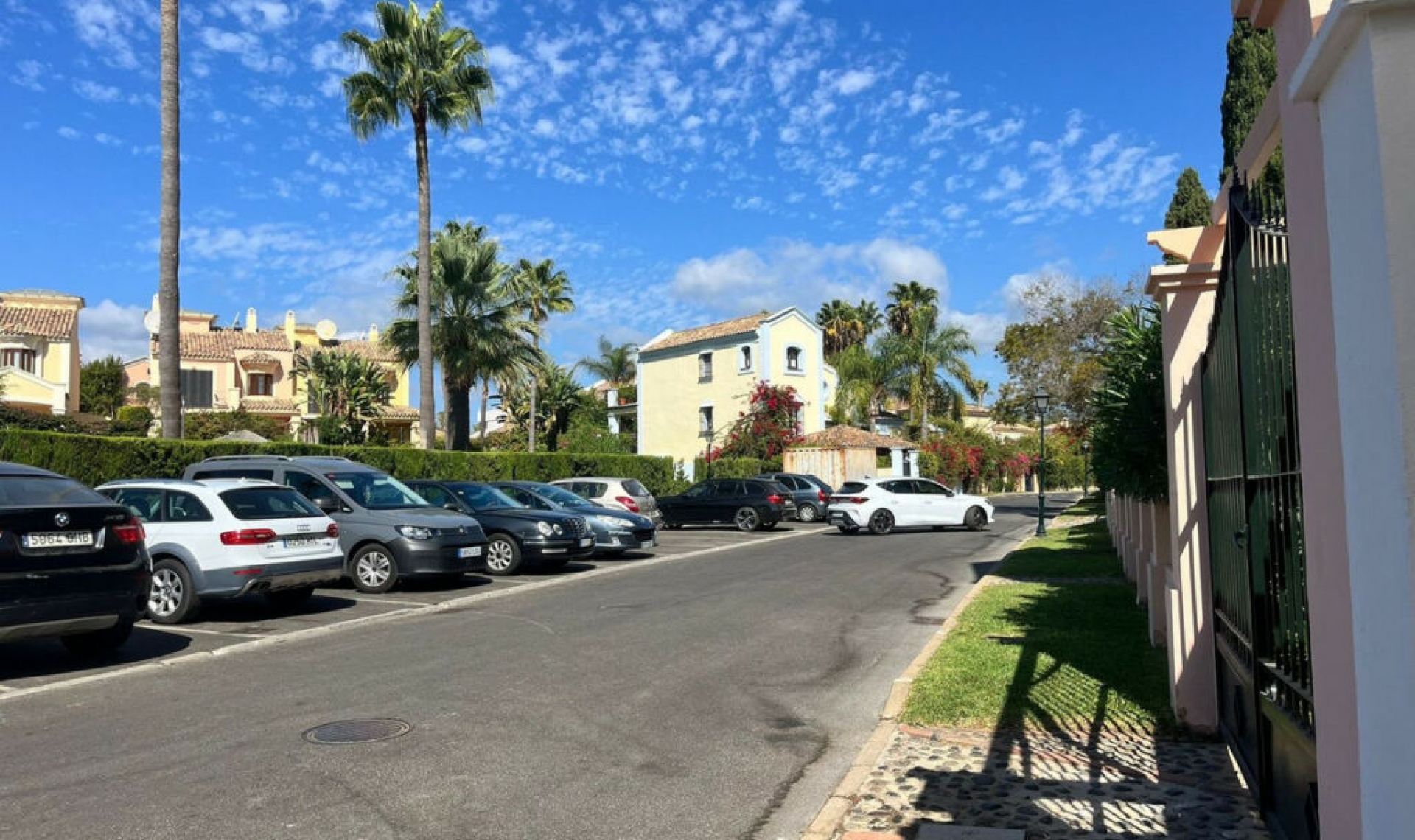 Resale - House -
Guadalmina Alta