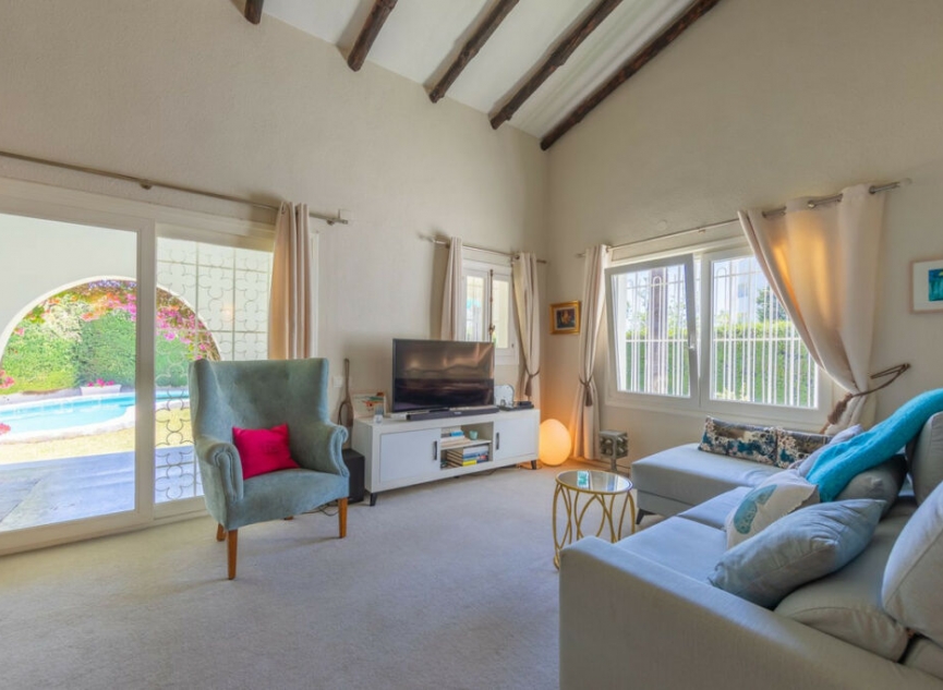 Resale - House -
Guadalmina Alta