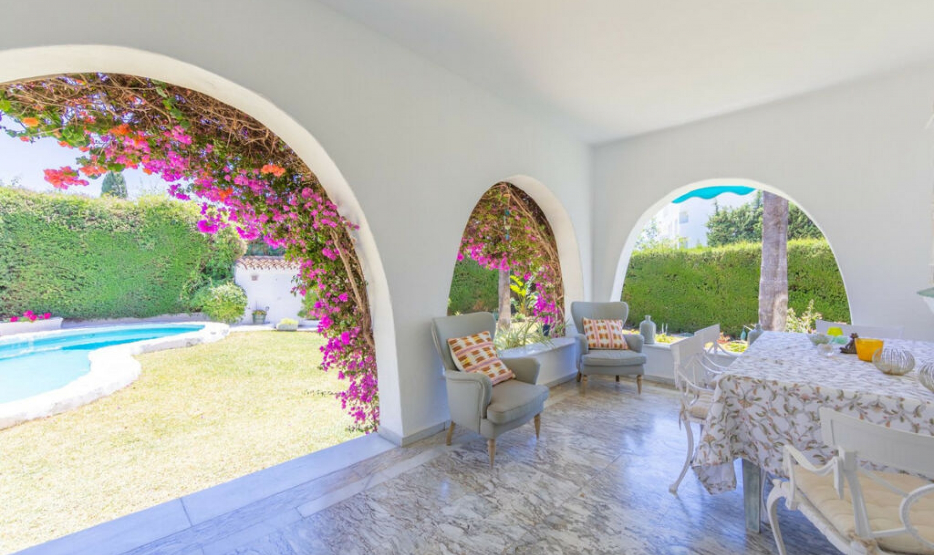 Resale - House -
Guadalmina Alta