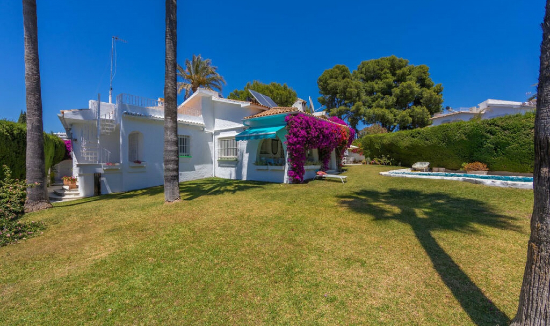 Resale - House -
Guadalmina Alta