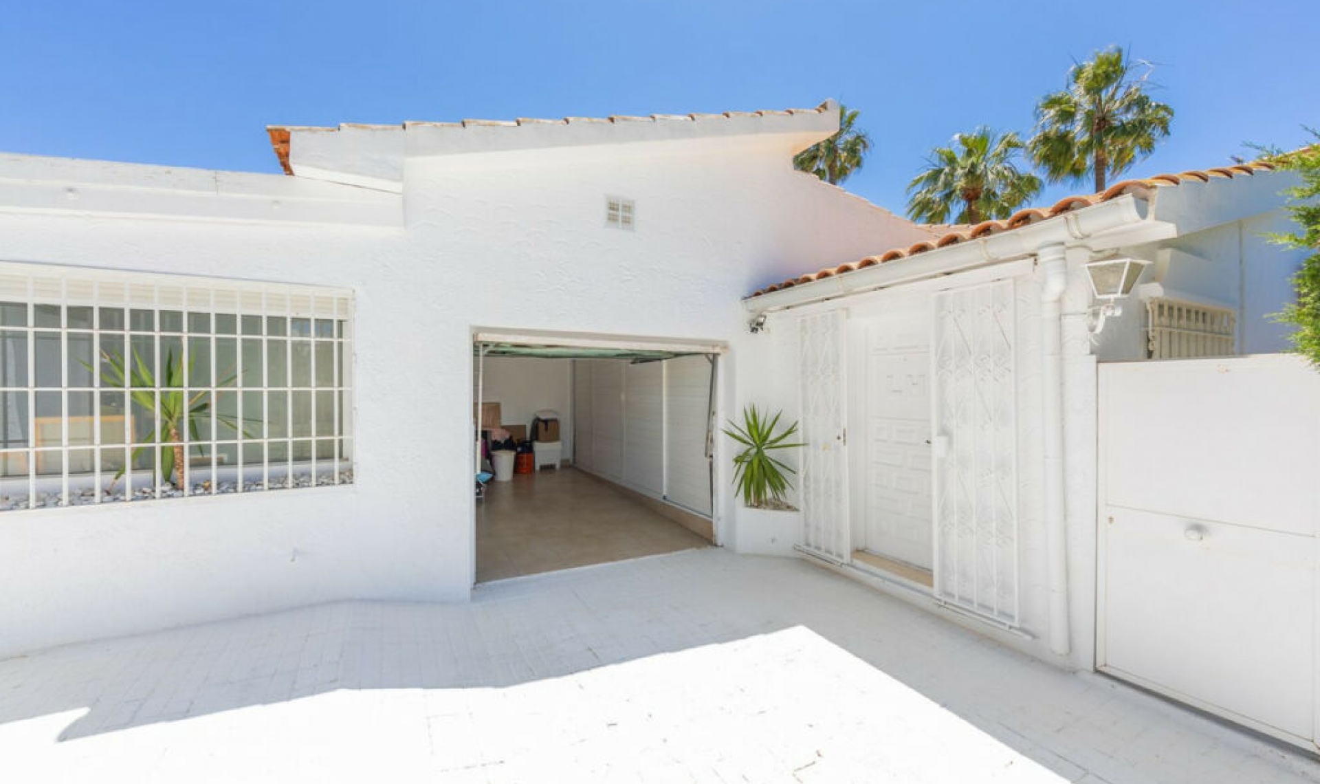 Resale - House -
Guadalmina Alta