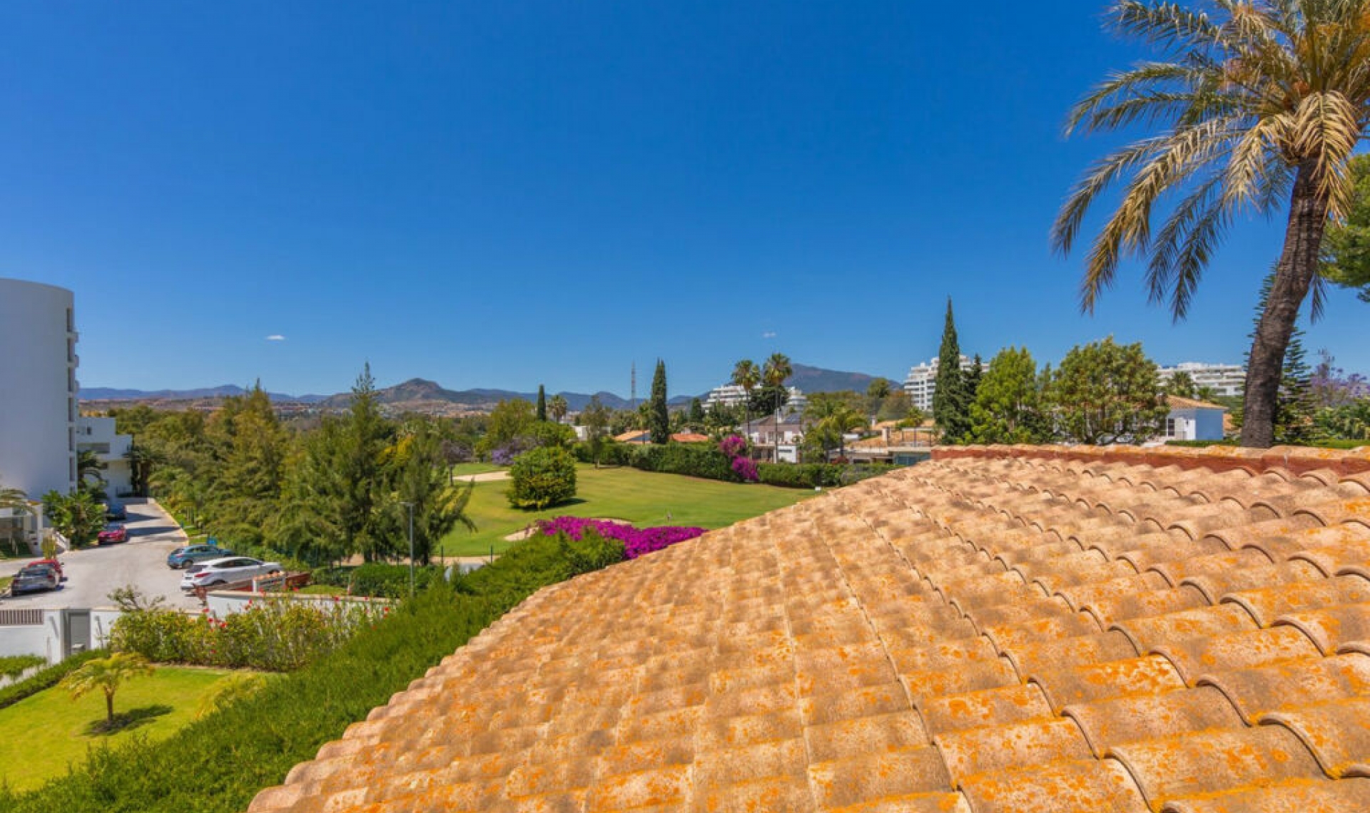 Resale - House -
Guadalmina Alta