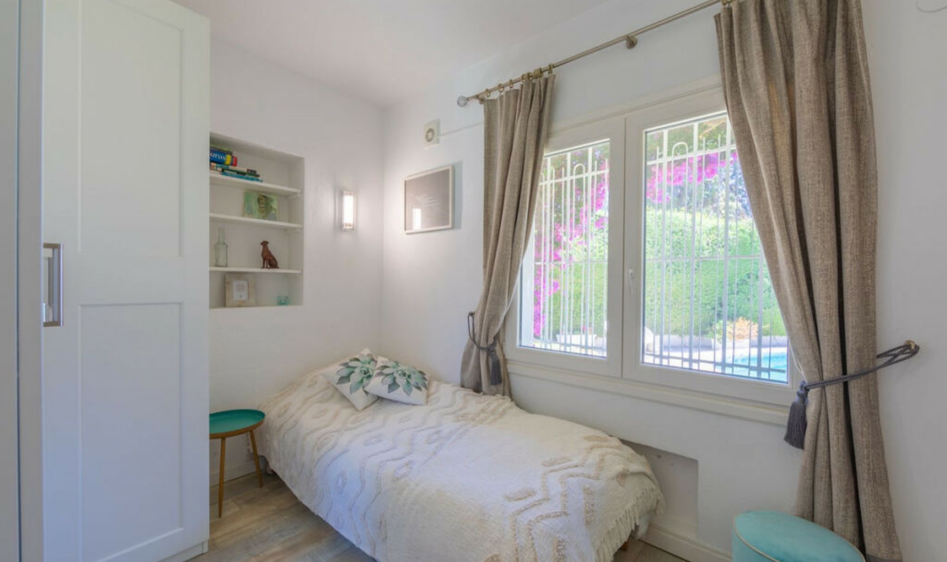 Resale - House -
Guadalmina Alta