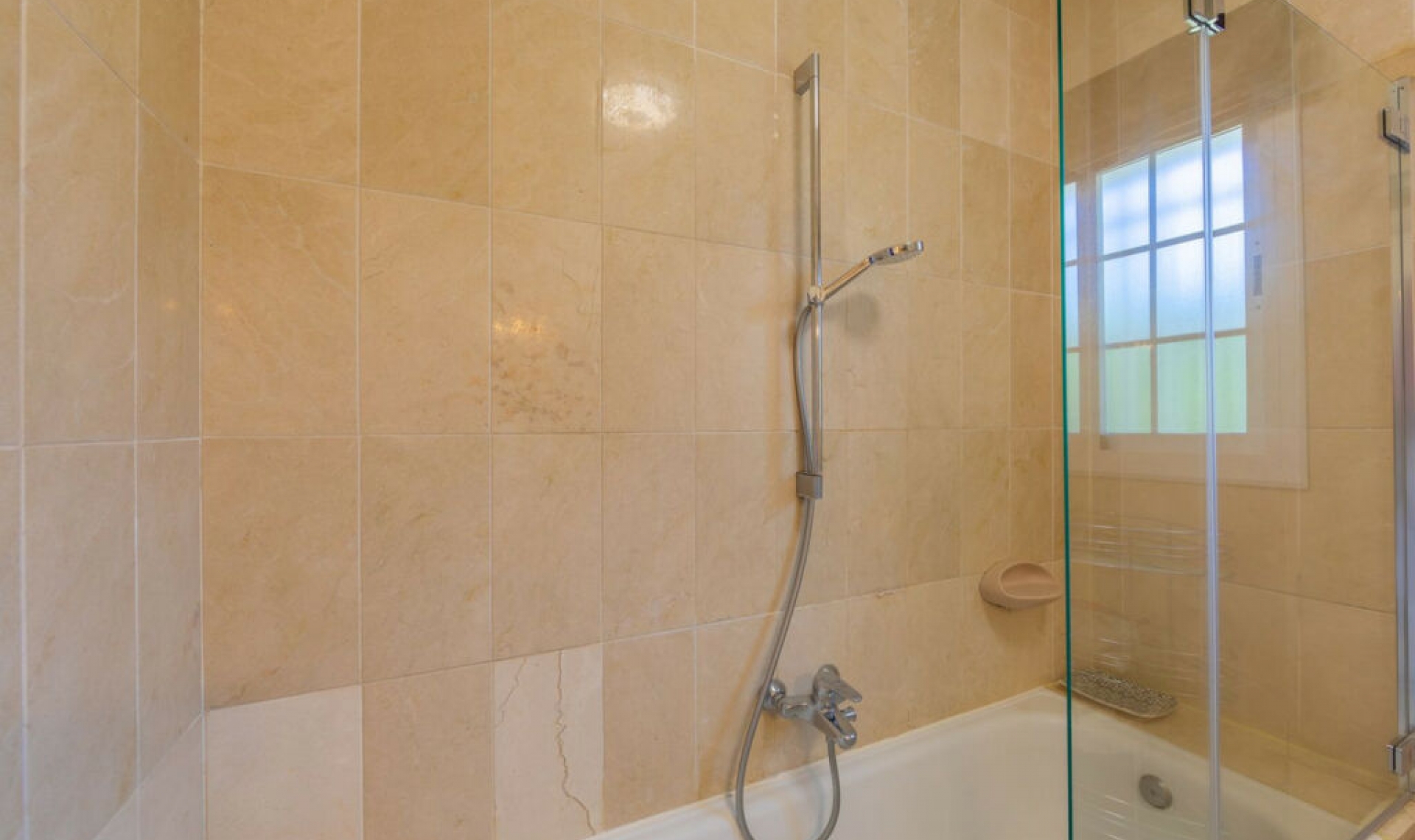 Resale - House -
Guadalmina Alta