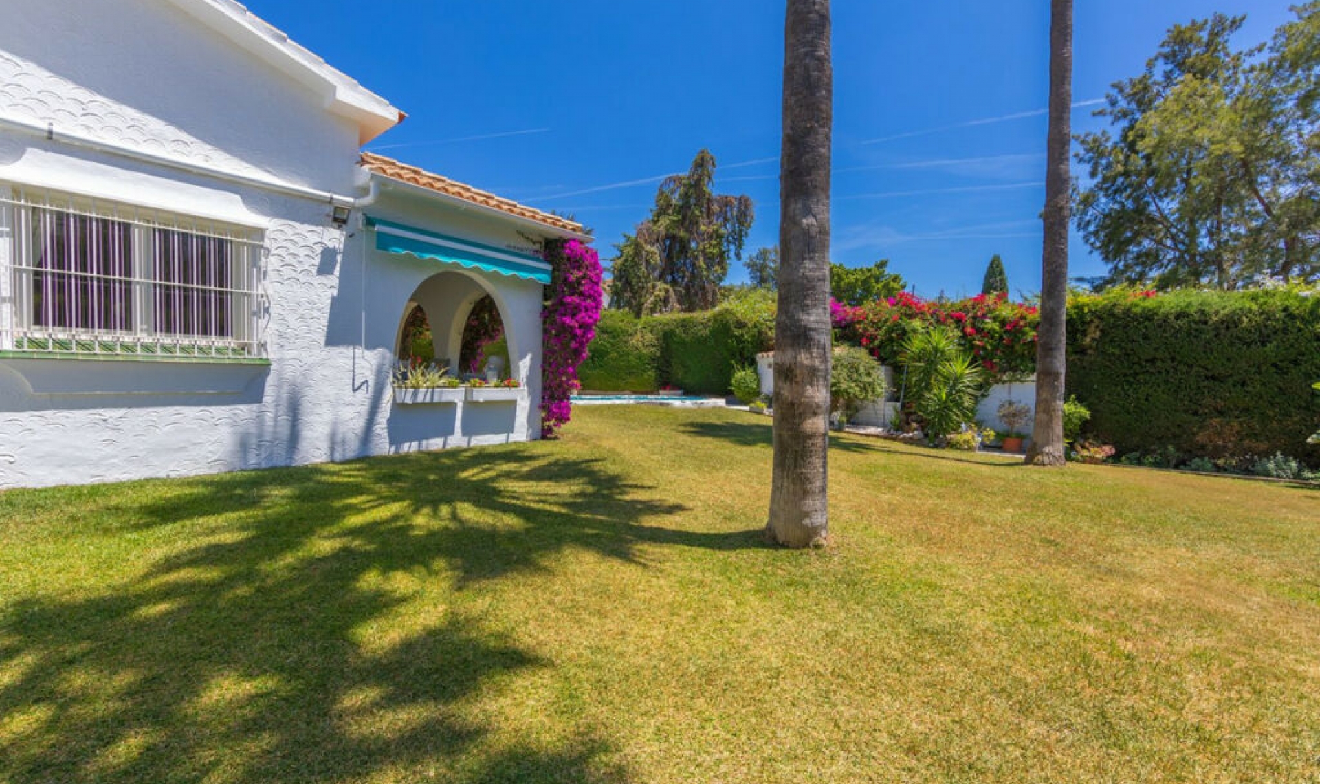 Resale - House -
Guadalmina Alta