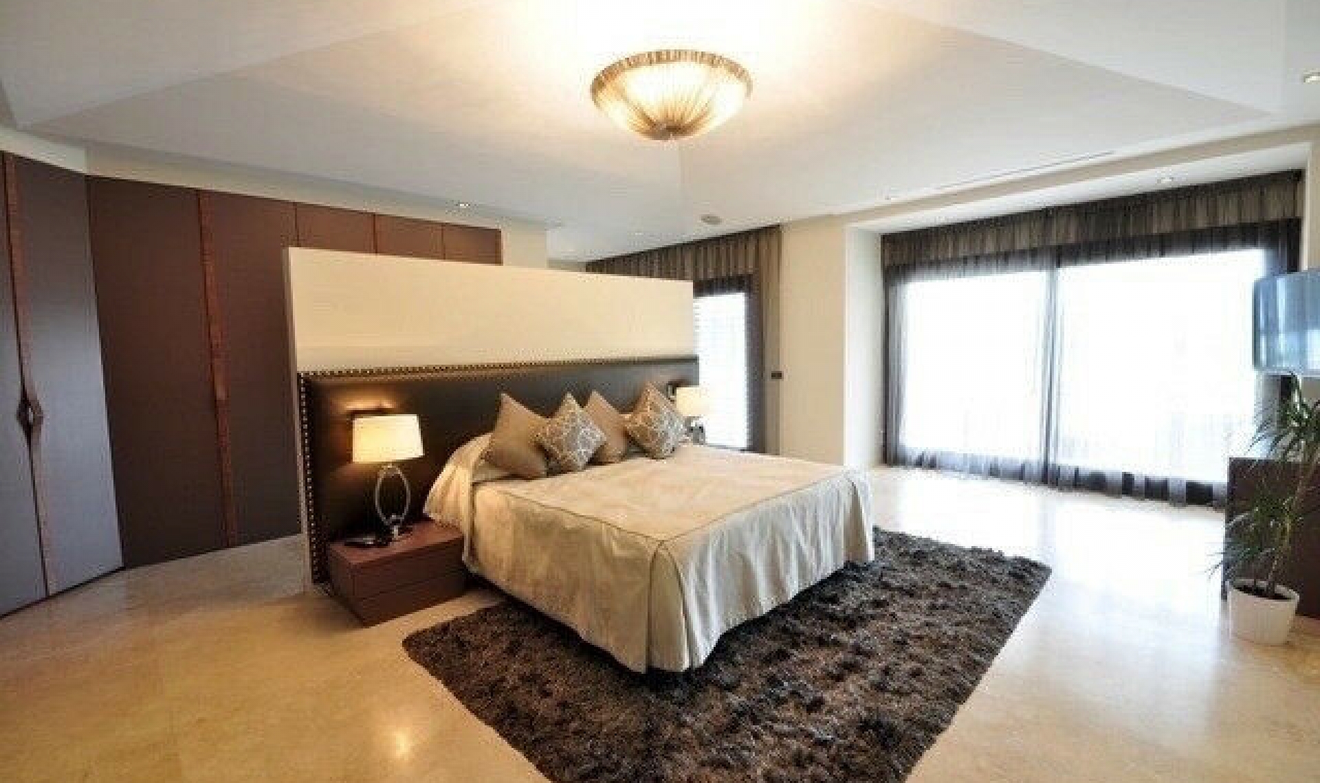 Resale - House -
Guadalmina Baja