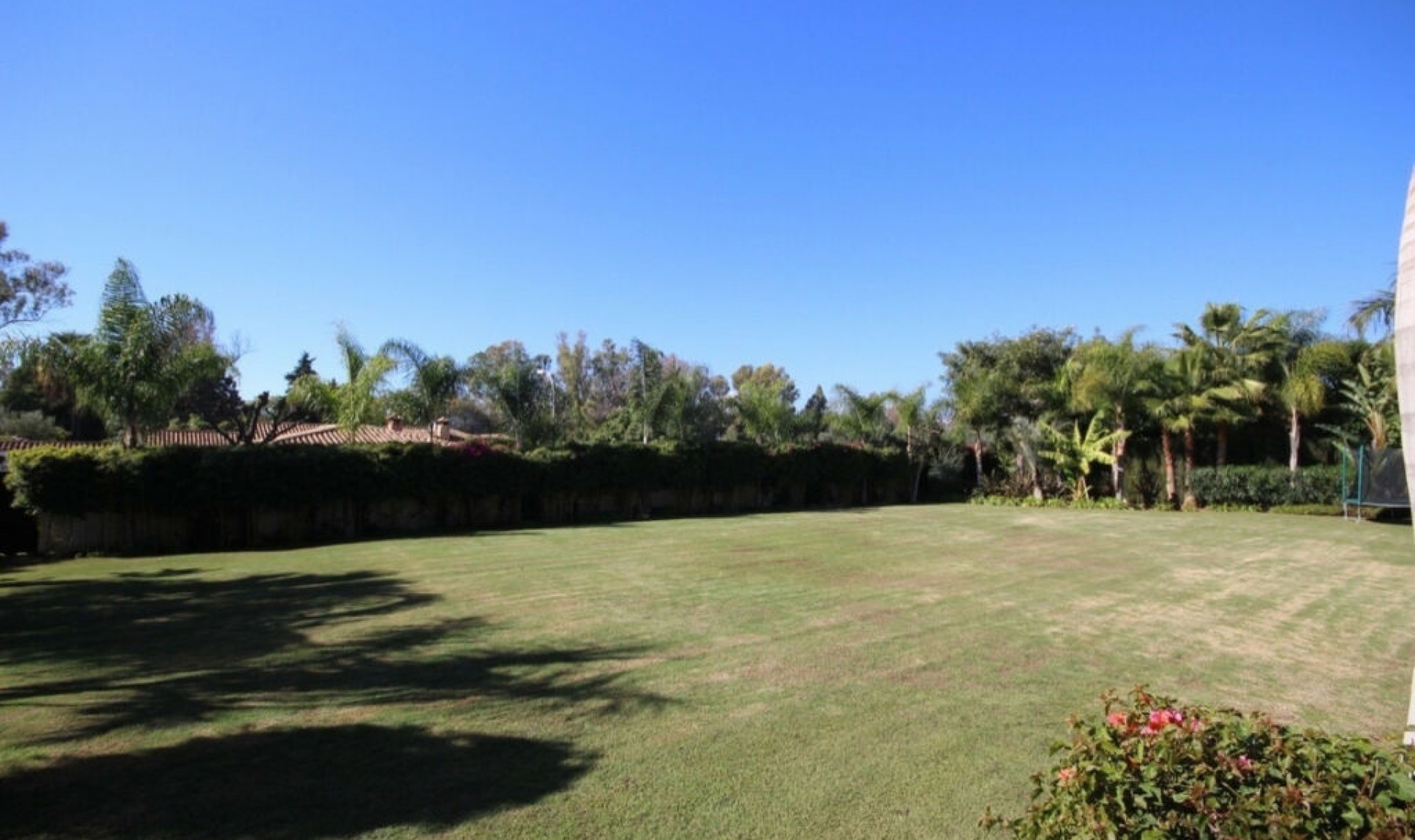 Resale - House -
Guadalmina Baja