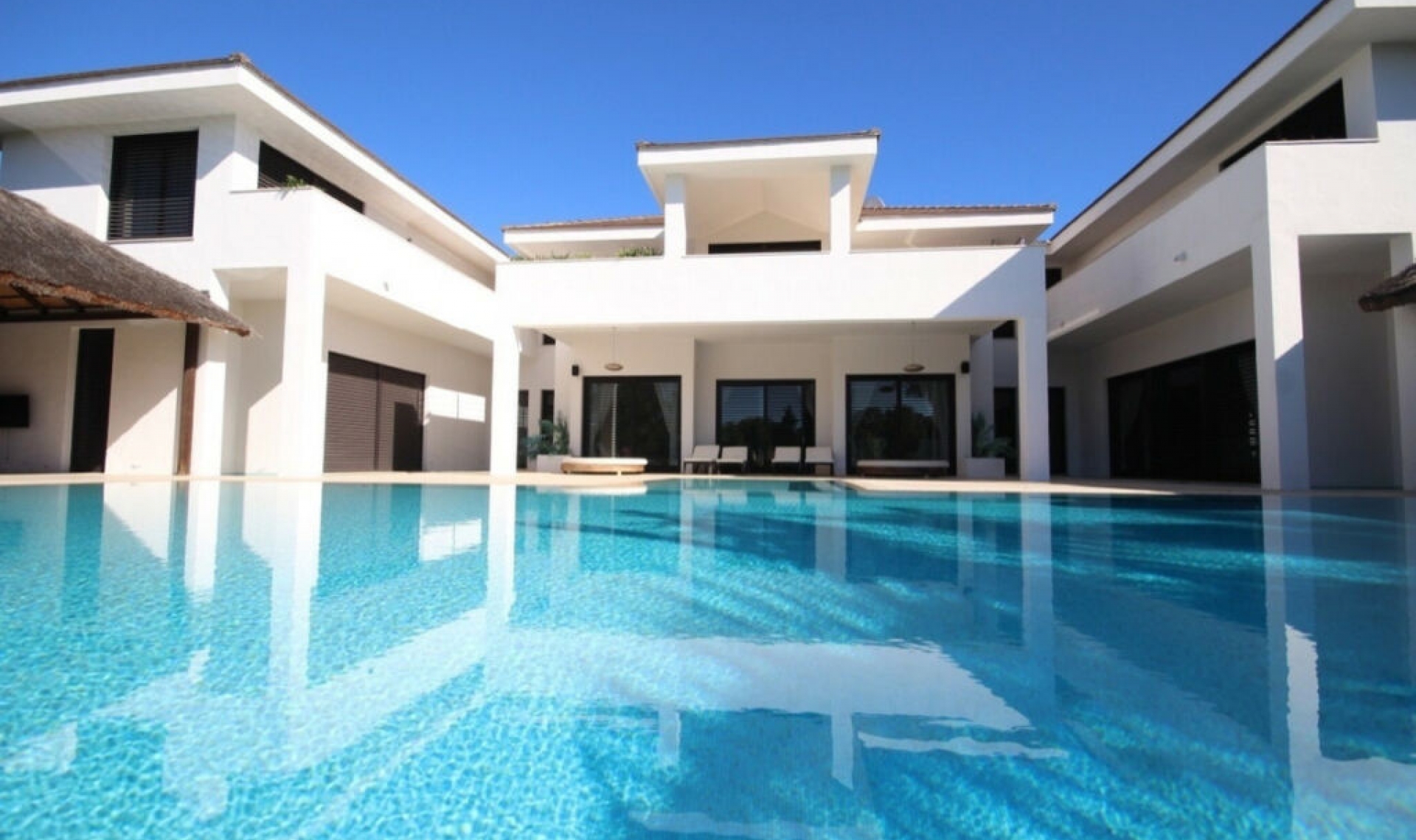 Resale - House -
Guadalmina Baja