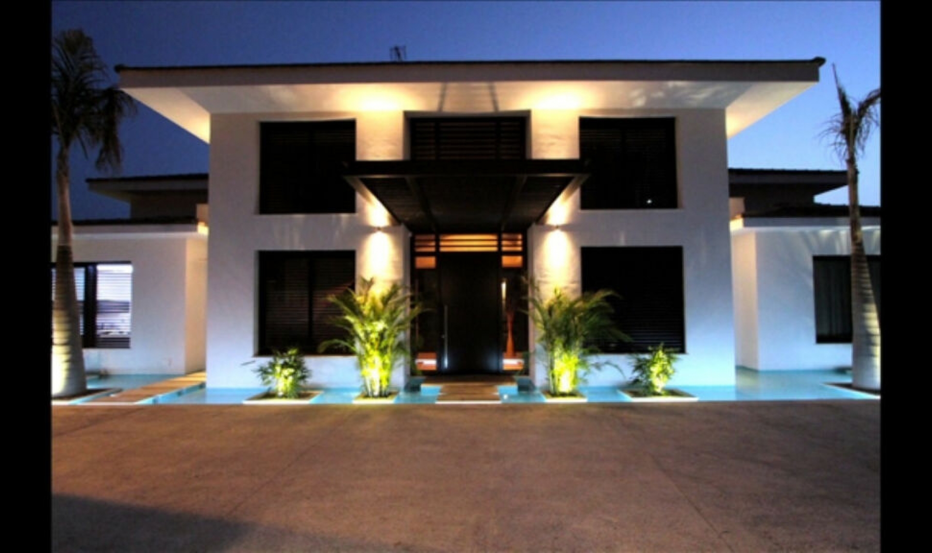 Resale - House -
Guadalmina Baja