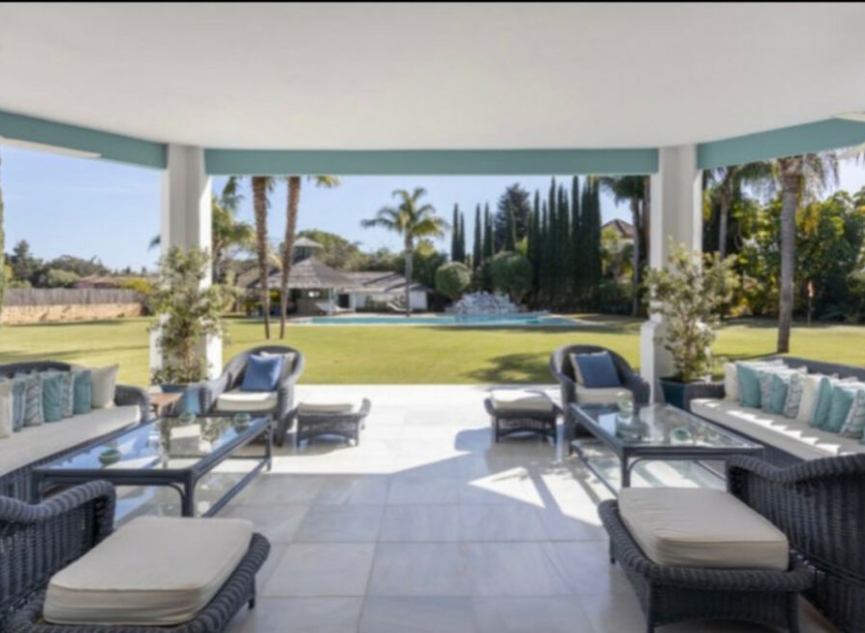 Resale - House -
Guadalmina Baja