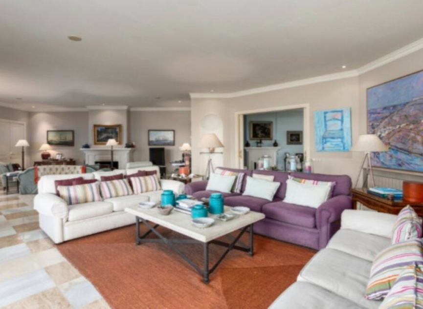 Resale - House -
Guadalmina Baja