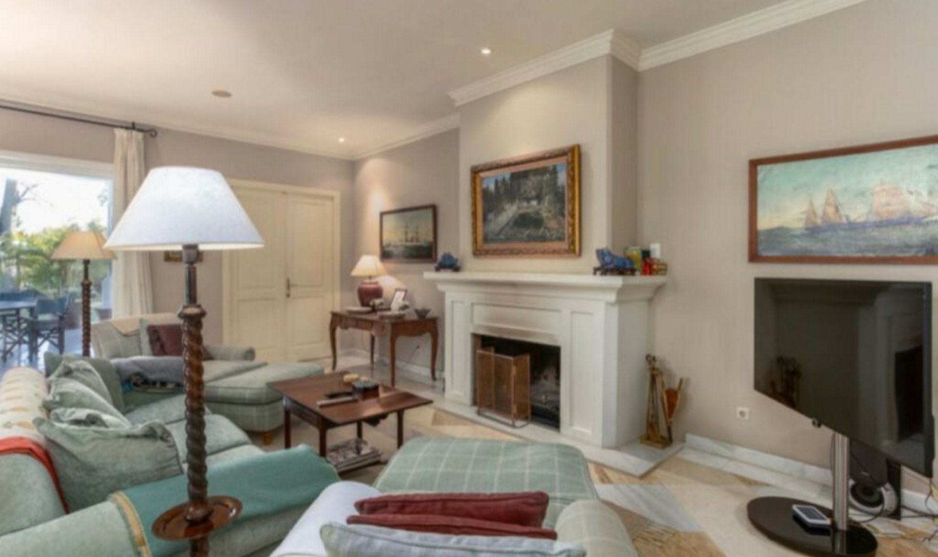 Resale - House -
Guadalmina Baja