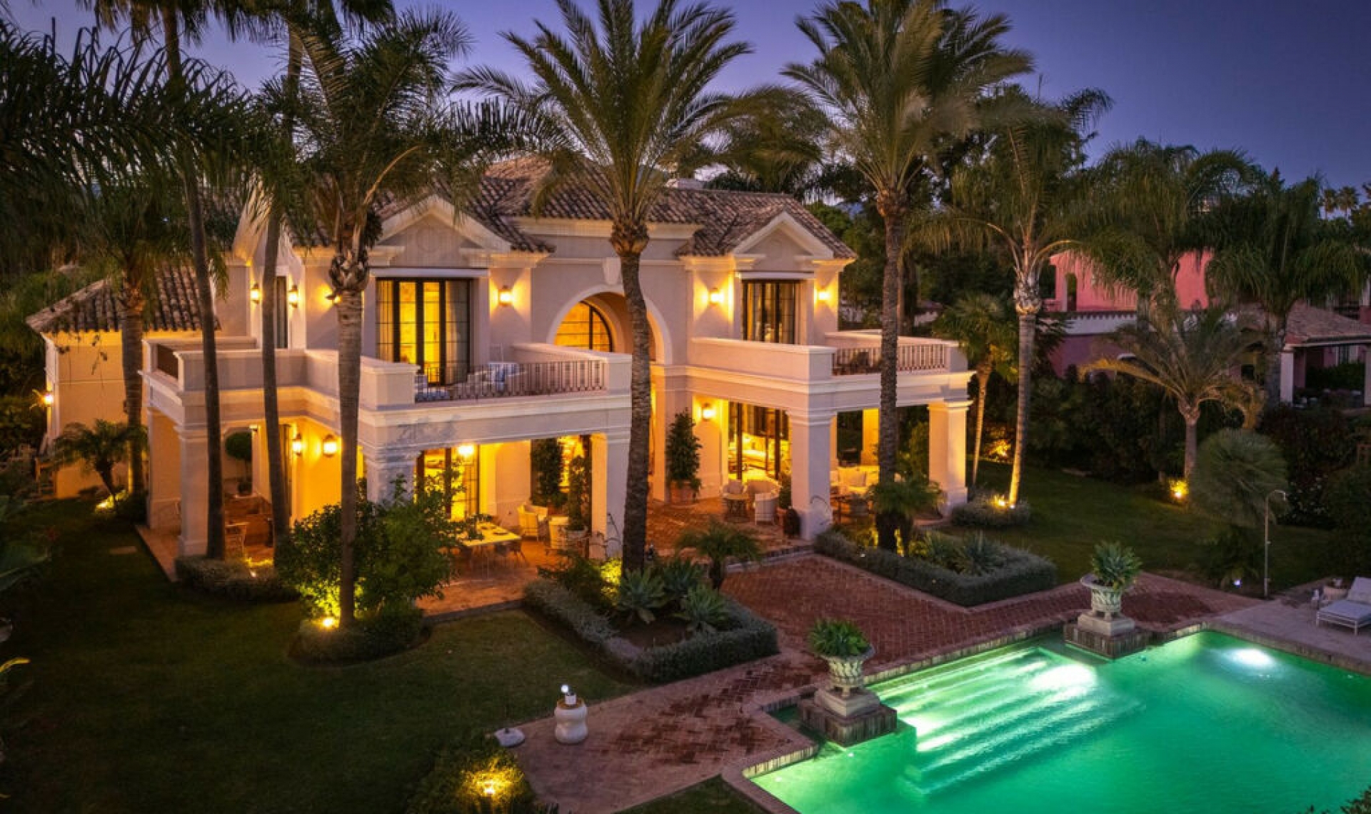 Resale - House -
Guadalmina Baja