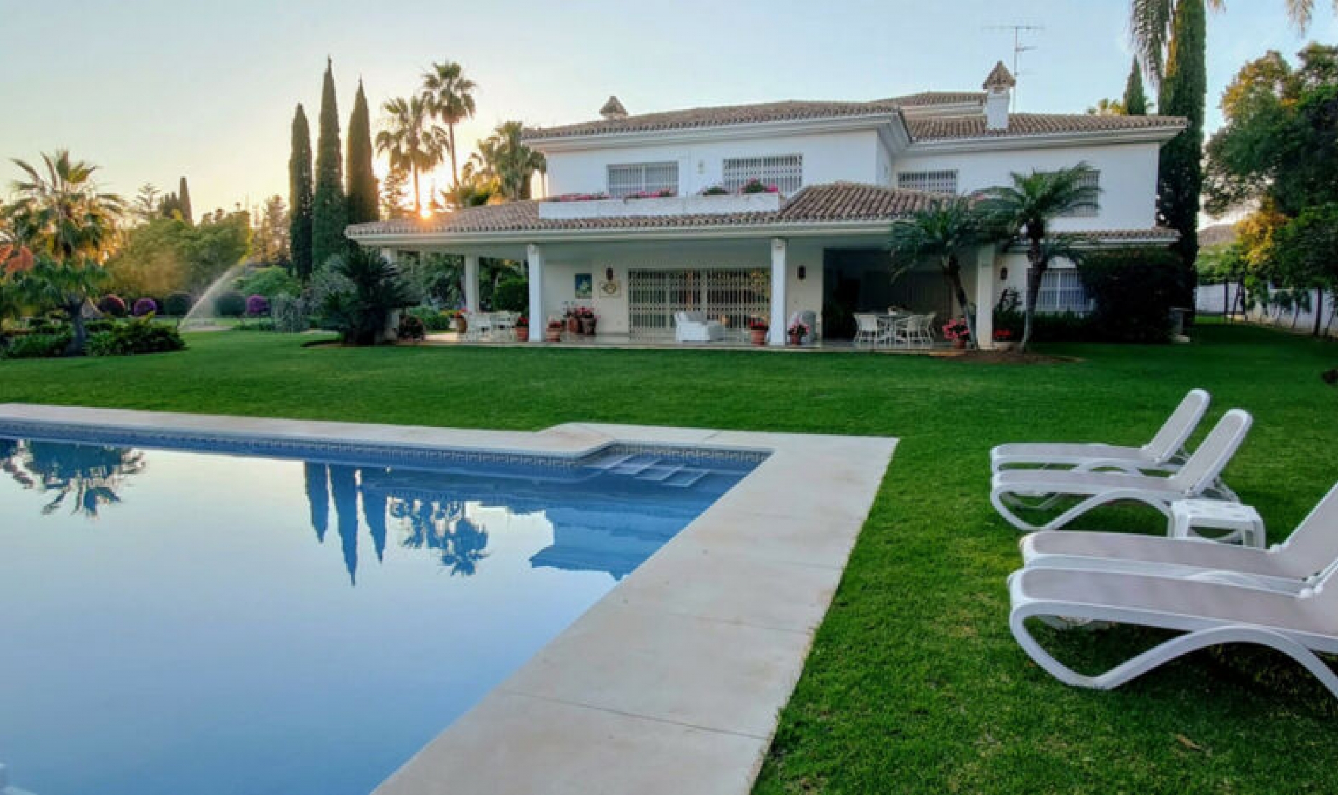 Resale - House -
Guadalmina Baja