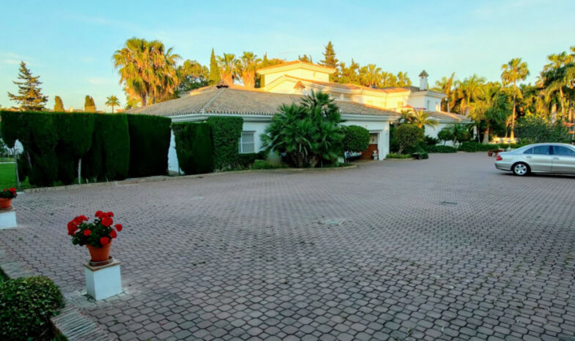 Resale - House -
Guadalmina Baja