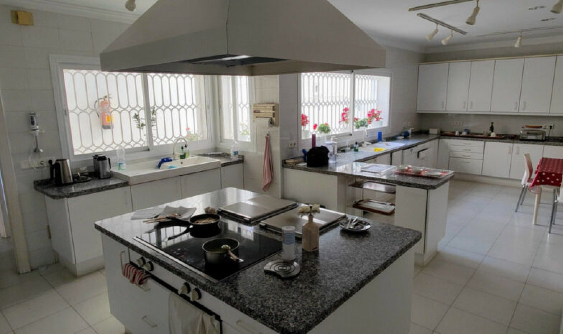 Resale - House -
Guadalmina Baja