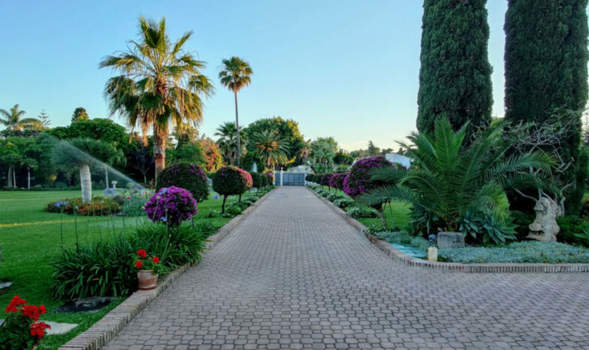 Resale - House -
Guadalmina Baja