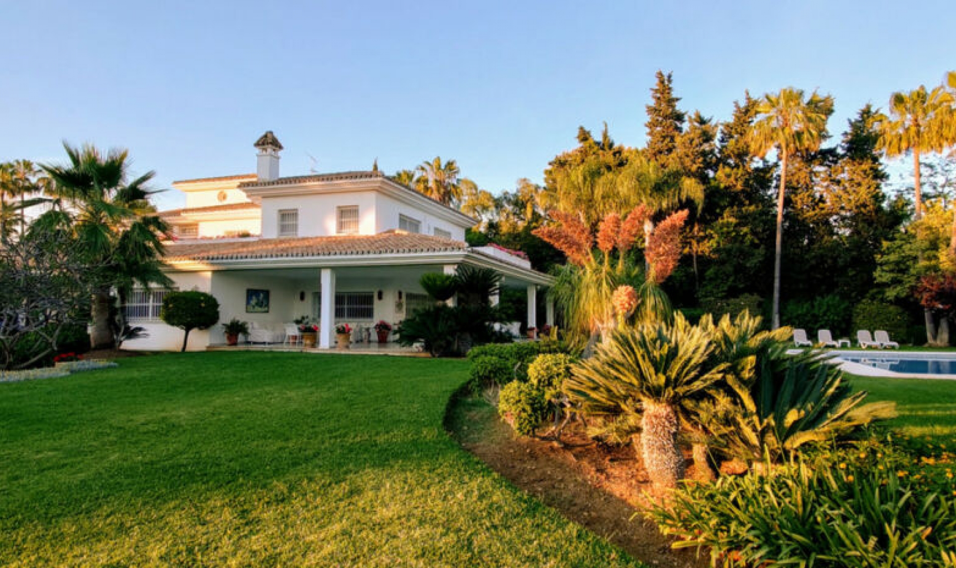 Resale - House -
Guadalmina Baja