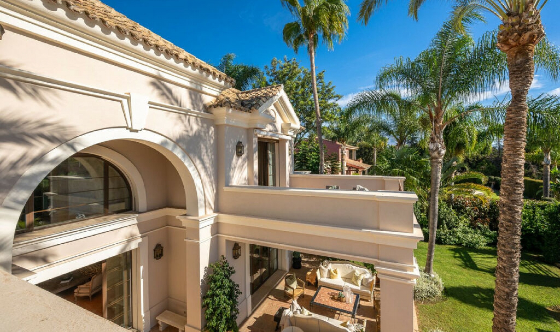Resale - House -
Guadalmina Baja
