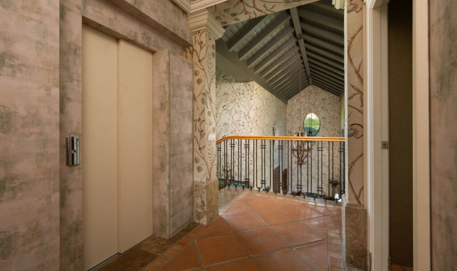 Resale - House -
Guadalmina Baja