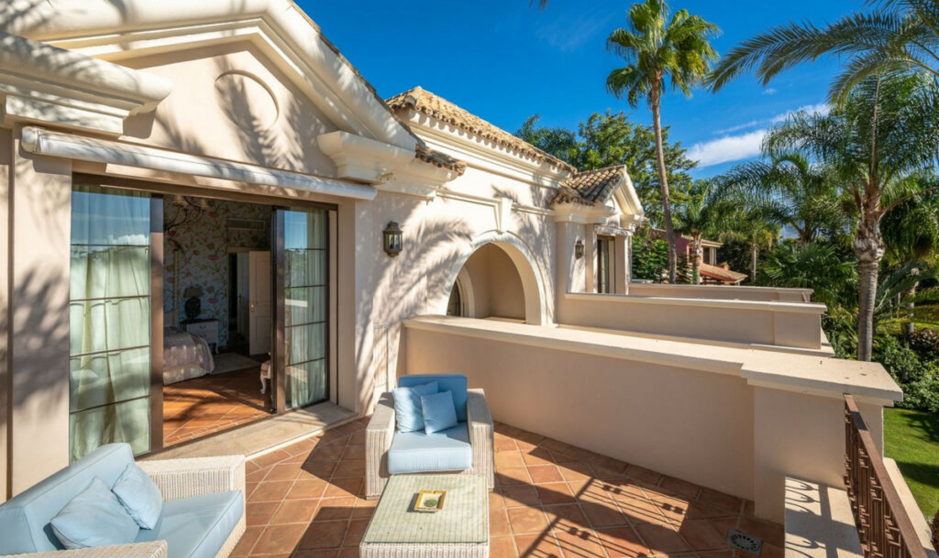 Resale - House -
Guadalmina Baja
