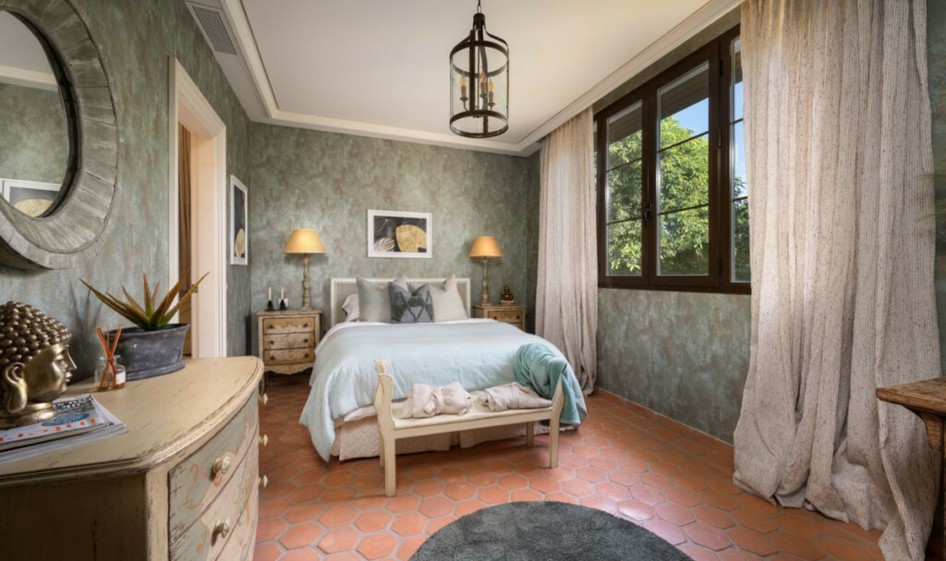 Resale - House -
Guadalmina Baja