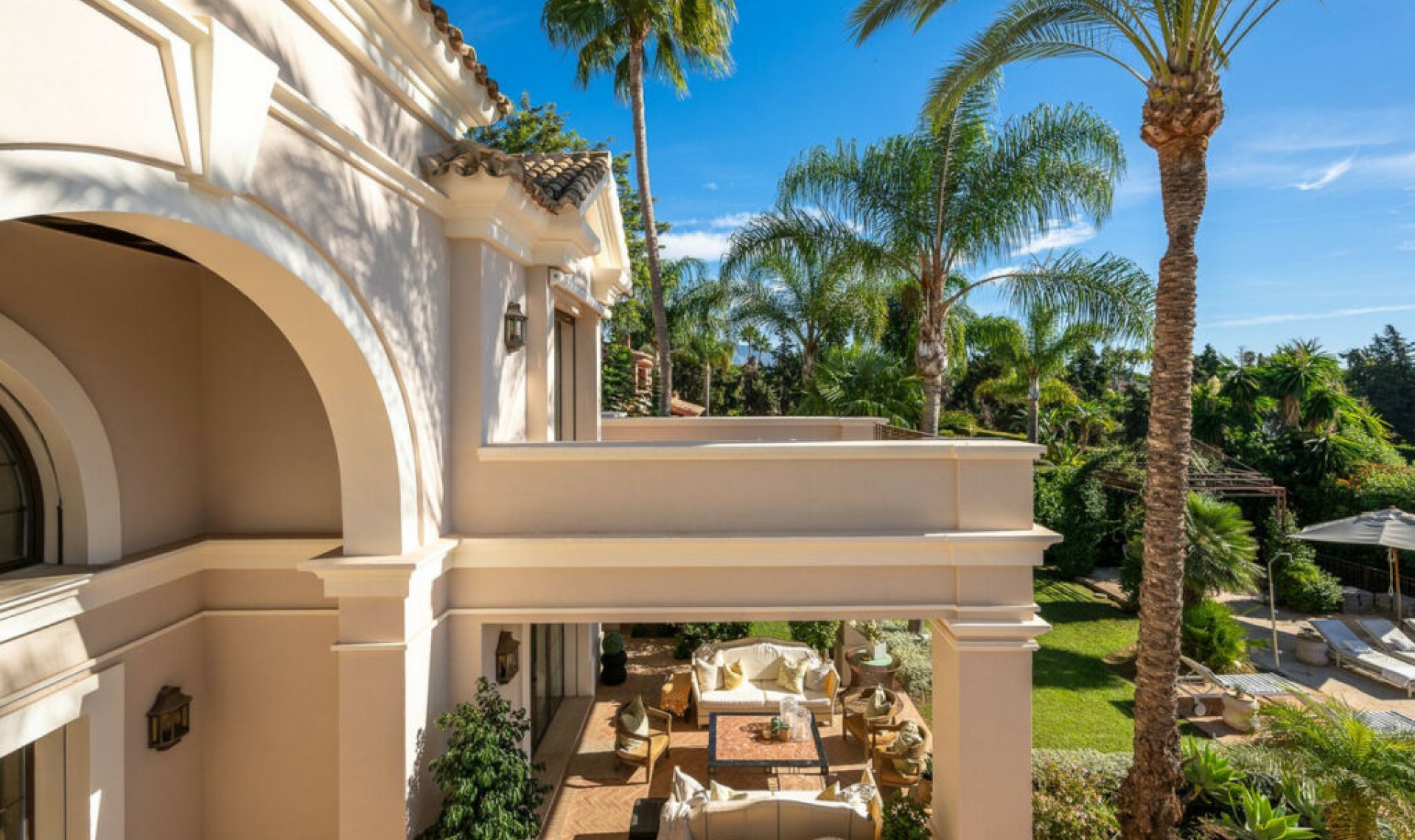 Resale - House -
Guadalmina Baja