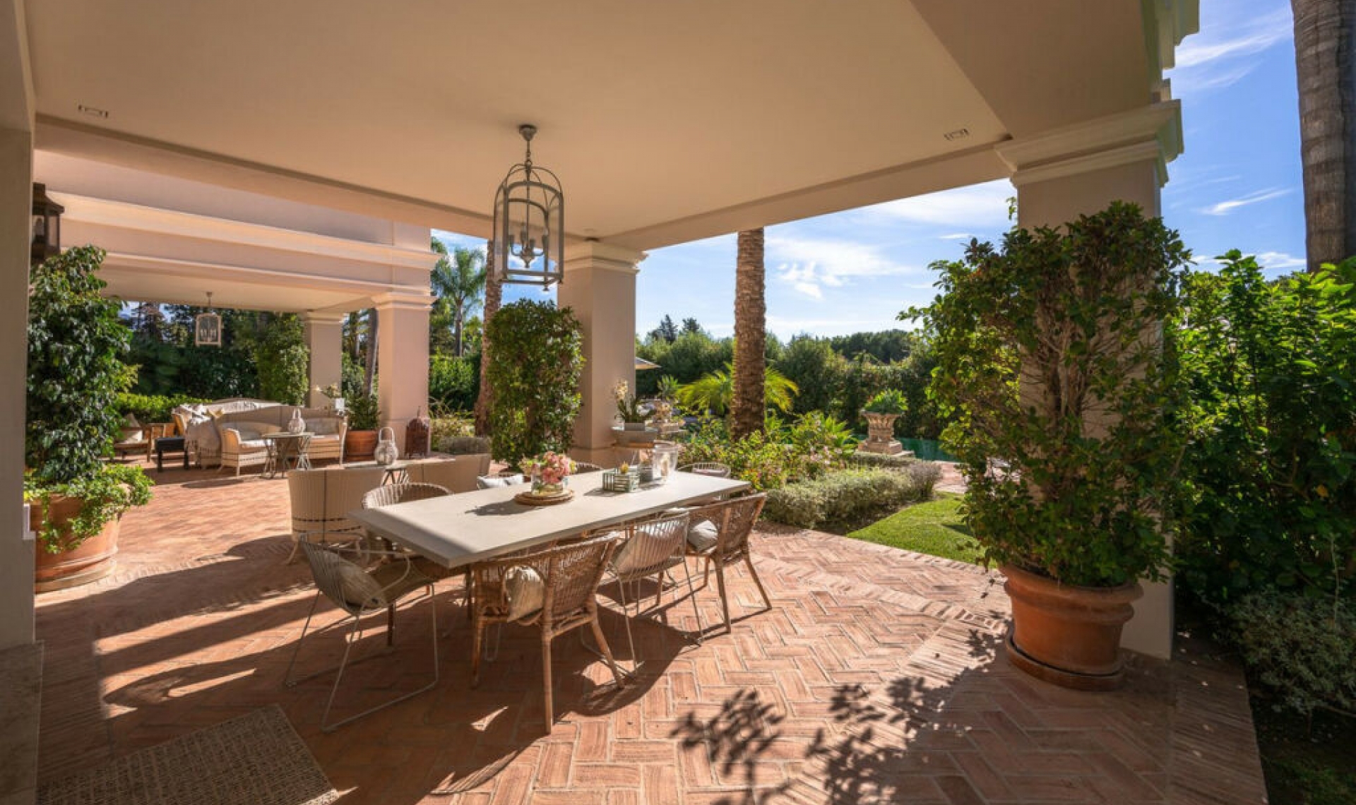 Resale - House -
Guadalmina Baja