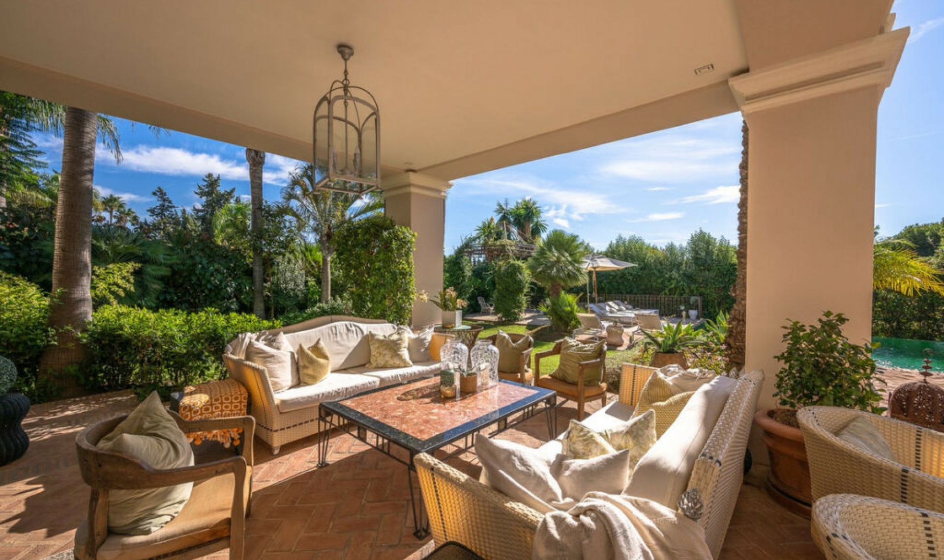 Resale - House -
Guadalmina Baja