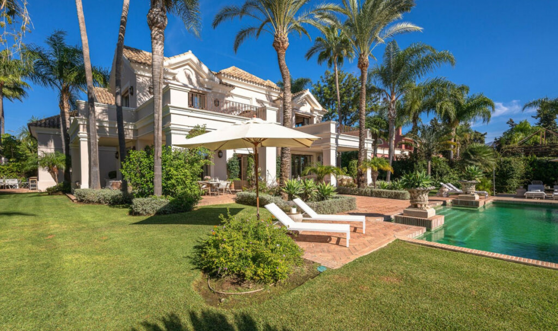 Resale - House -
Guadalmina Baja