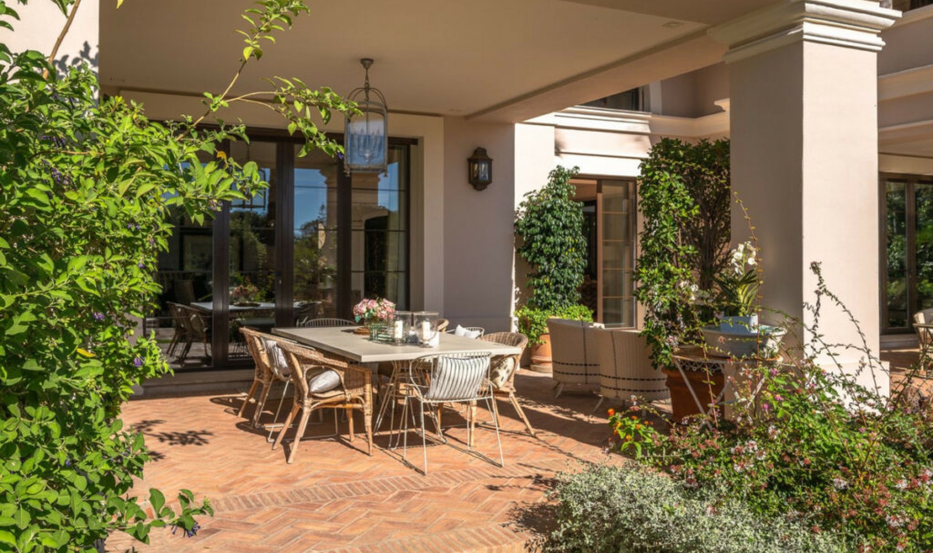 Resale - House -
Guadalmina Baja