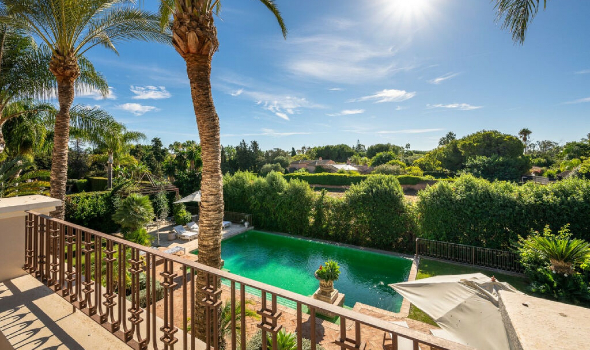Resale - House -
Guadalmina Baja