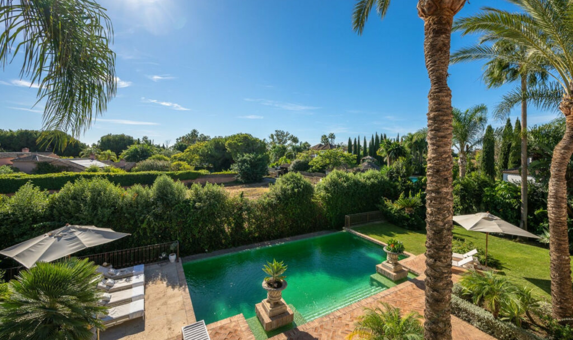 Resale - House -
Guadalmina Baja
