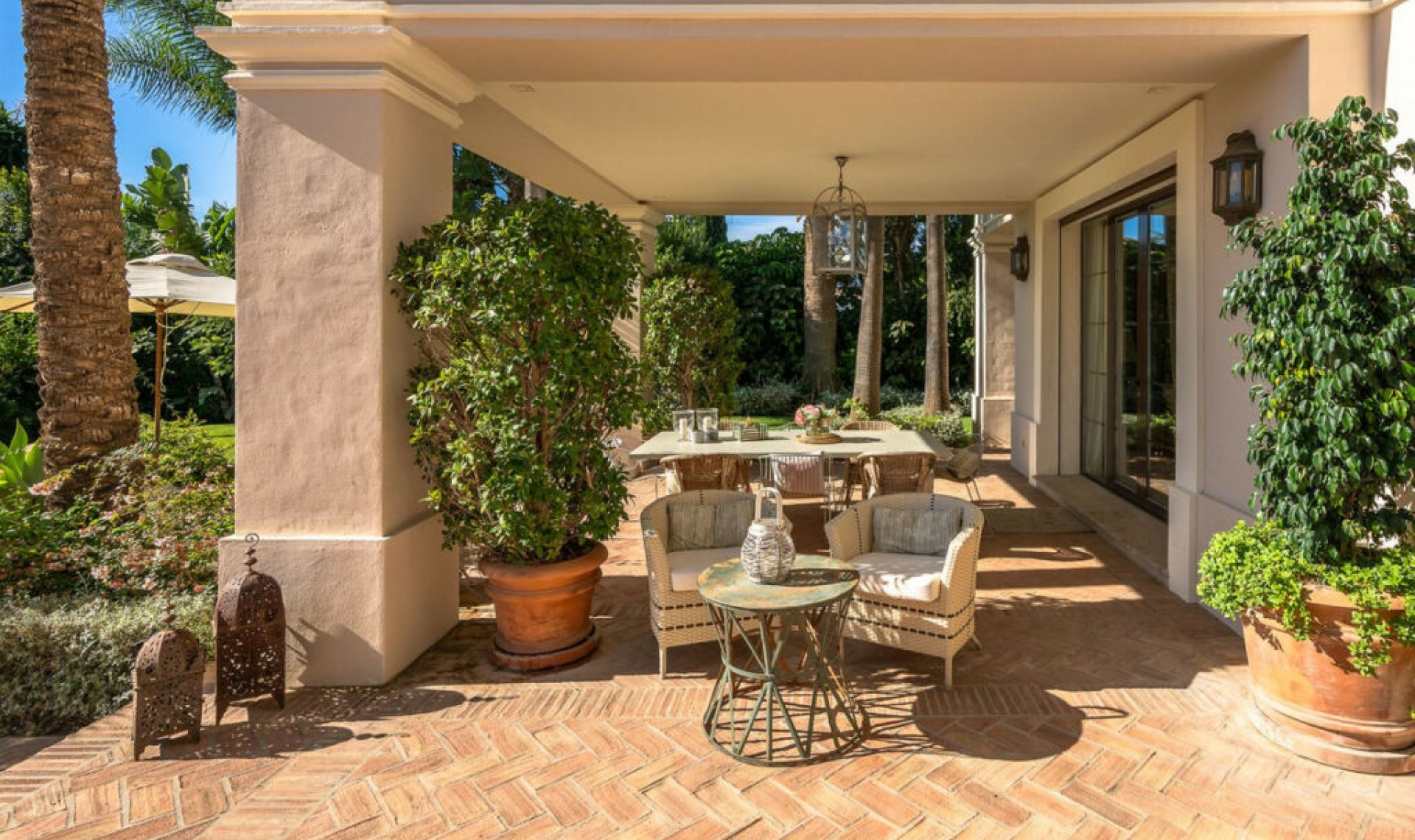 Resale - House -
Guadalmina Baja