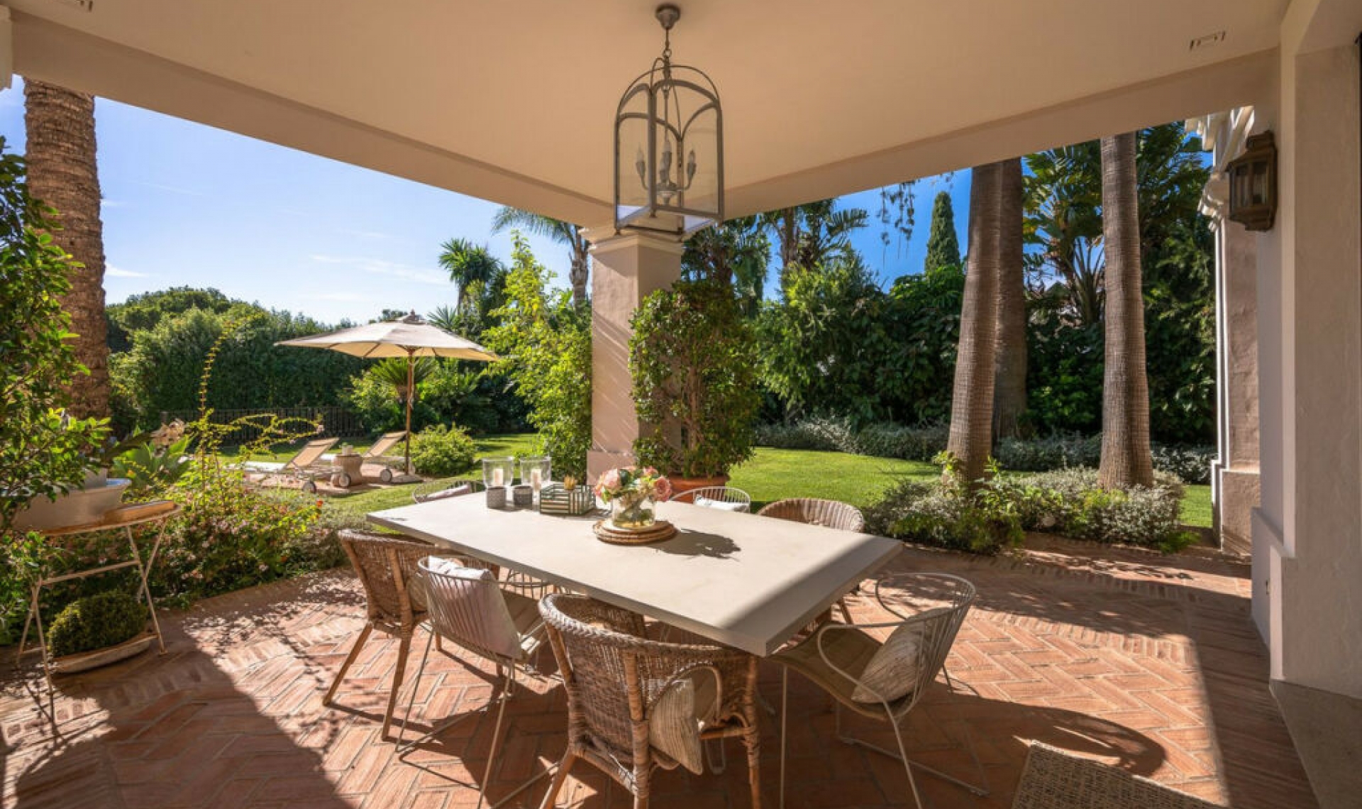 Resale - House -
Guadalmina Baja