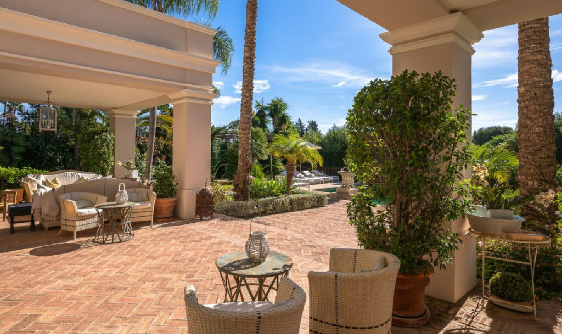 Resale - House -
Guadalmina Baja