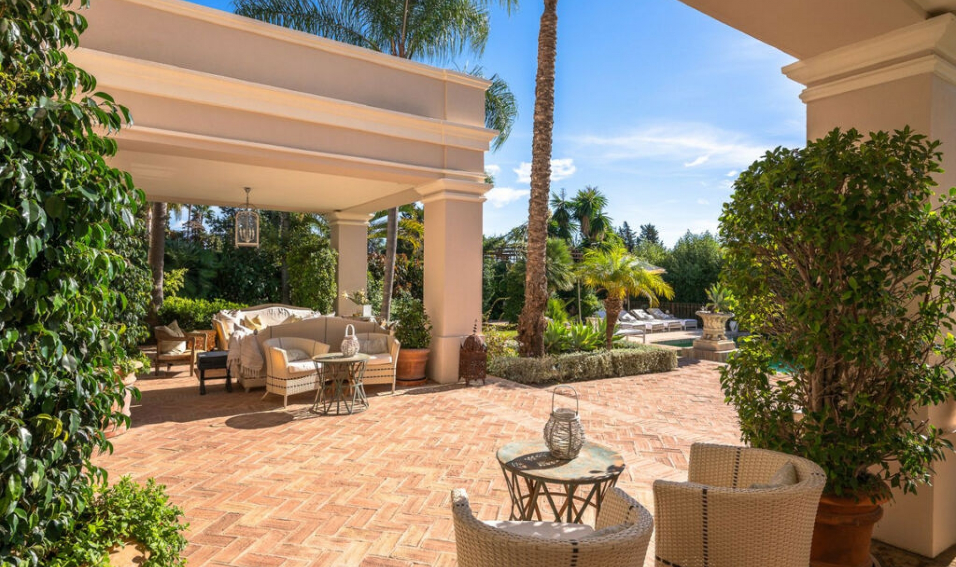 Resale - House -
Guadalmina Baja