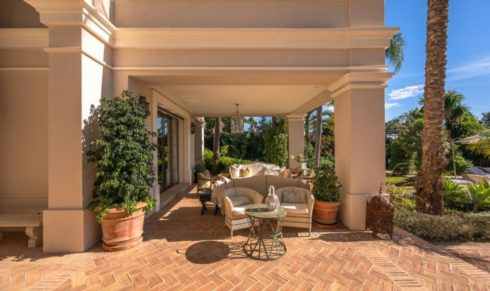 Resale - House -
Guadalmina Baja