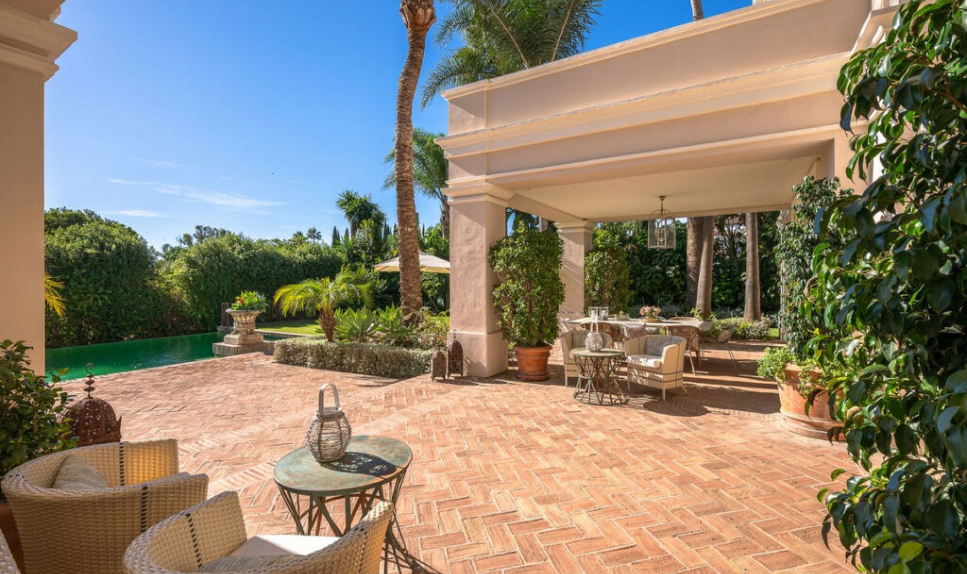 Resale - House -
Guadalmina Baja
