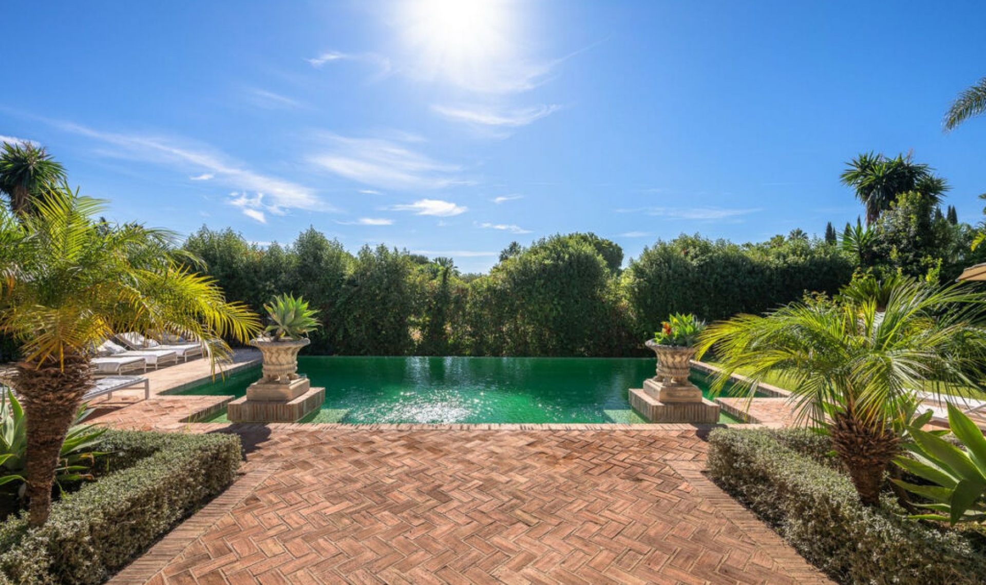 Resale - House -
Guadalmina Baja