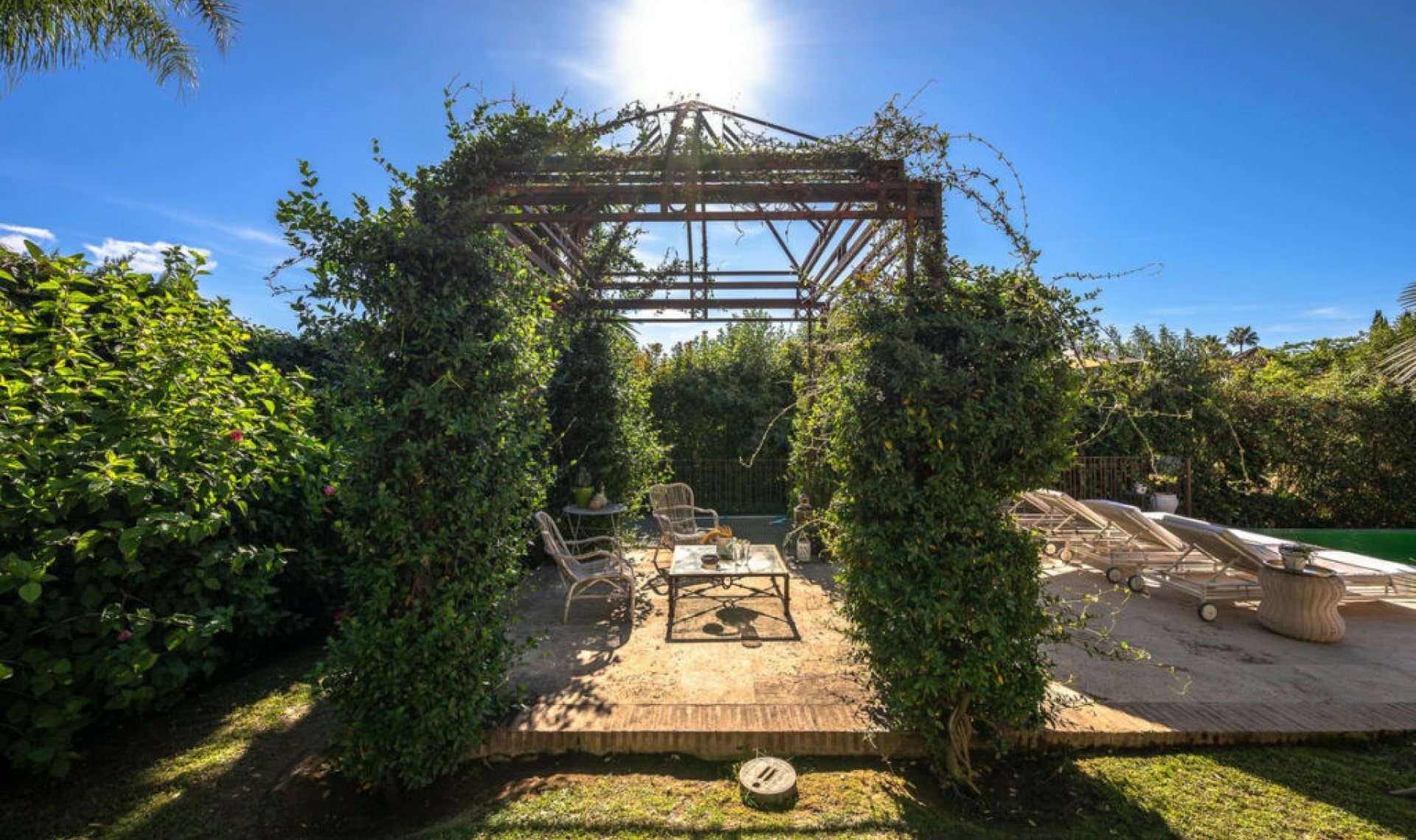 Resale - House -
Guadalmina Baja