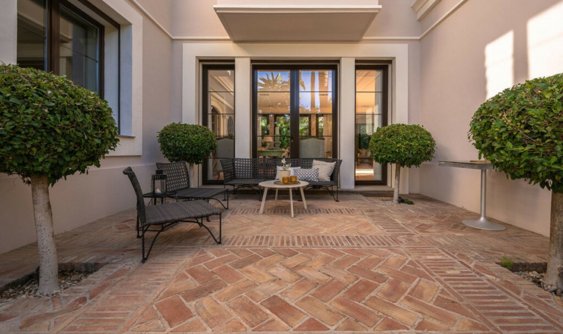 Resale - House -
Guadalmina Baja