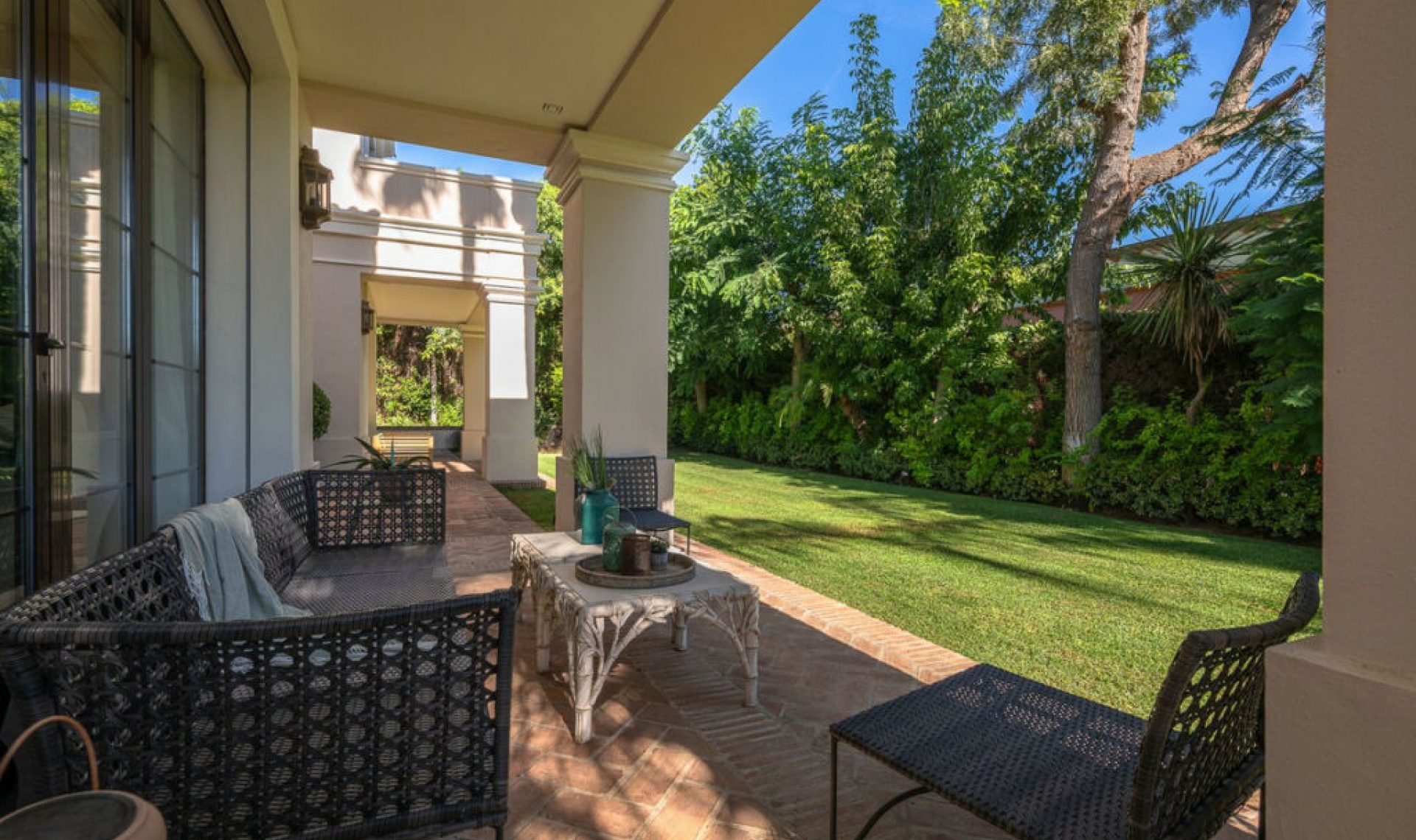 Resale - House -
Guadalmina Baja