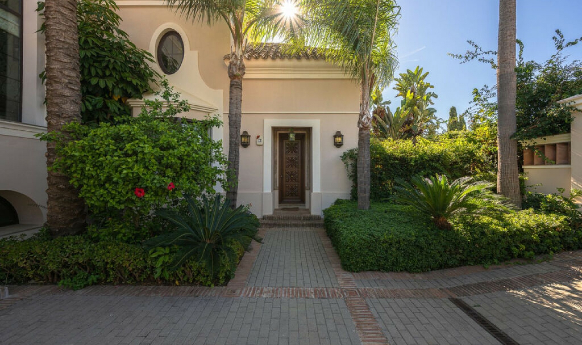Resale - House -
Guadalmina Baja