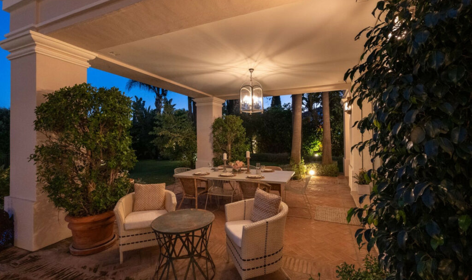 Resale - House -
Guadalmina Baja