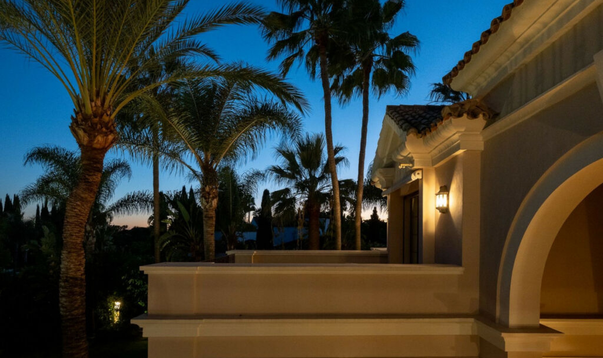 Resale - House -
Guadalmina Baja
