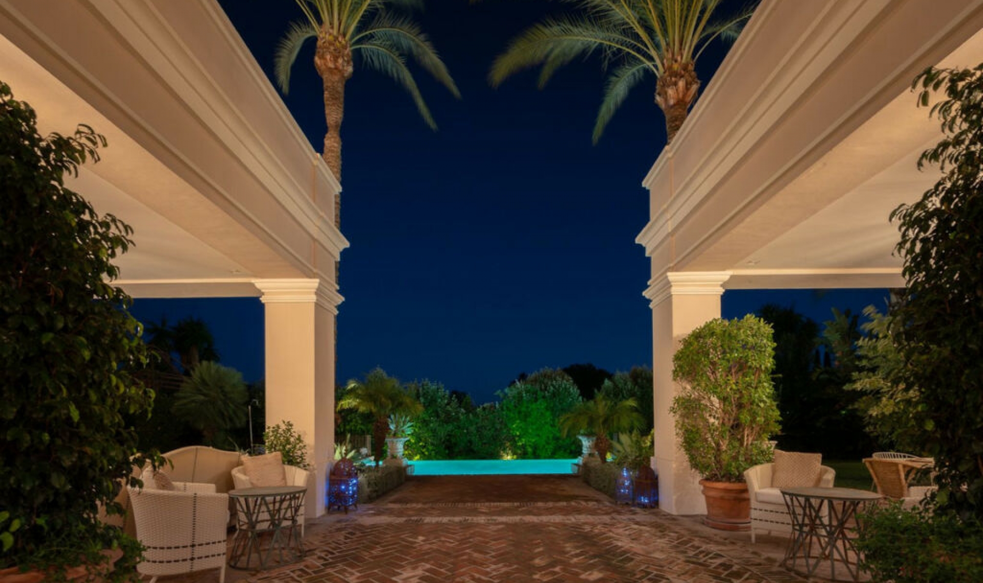 Resale - House -
Guadalmina Baja
