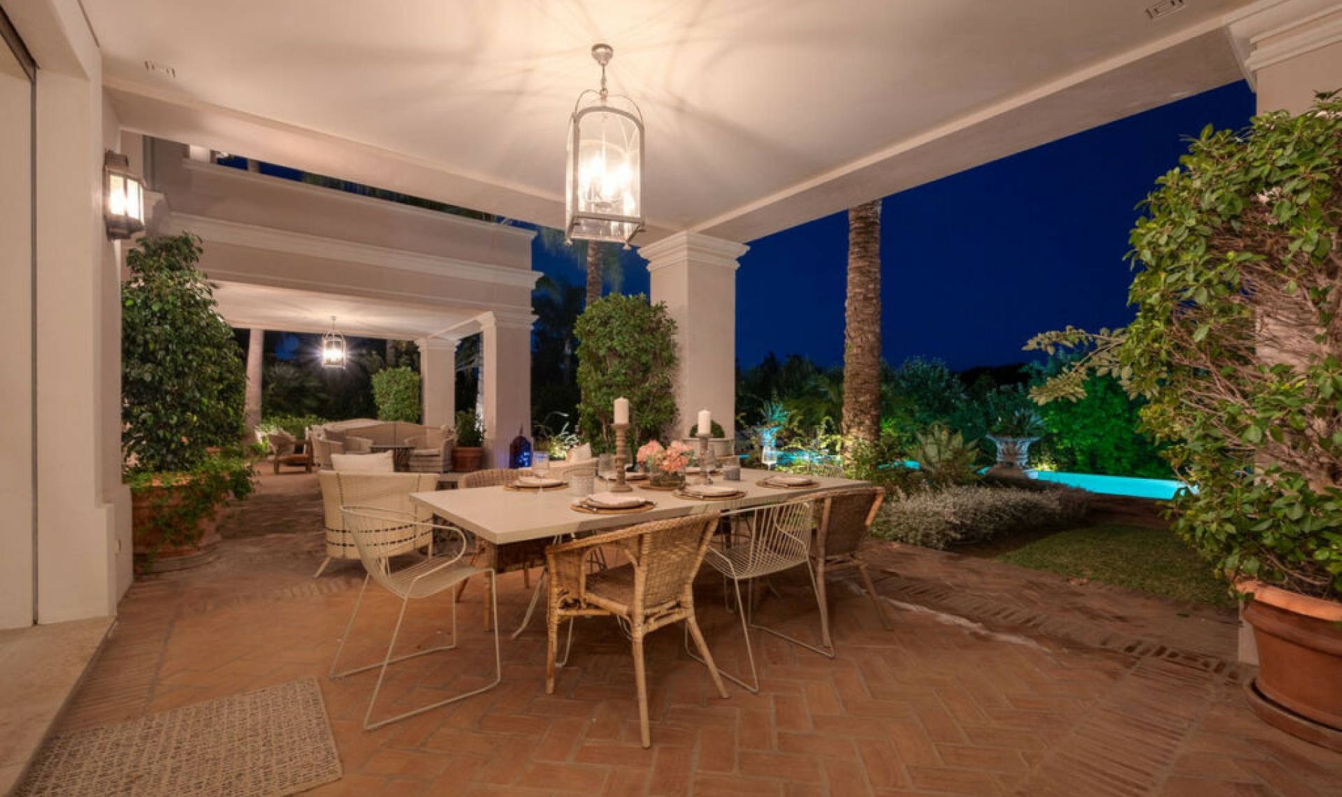 Resale - House -
Guadalmina Baja