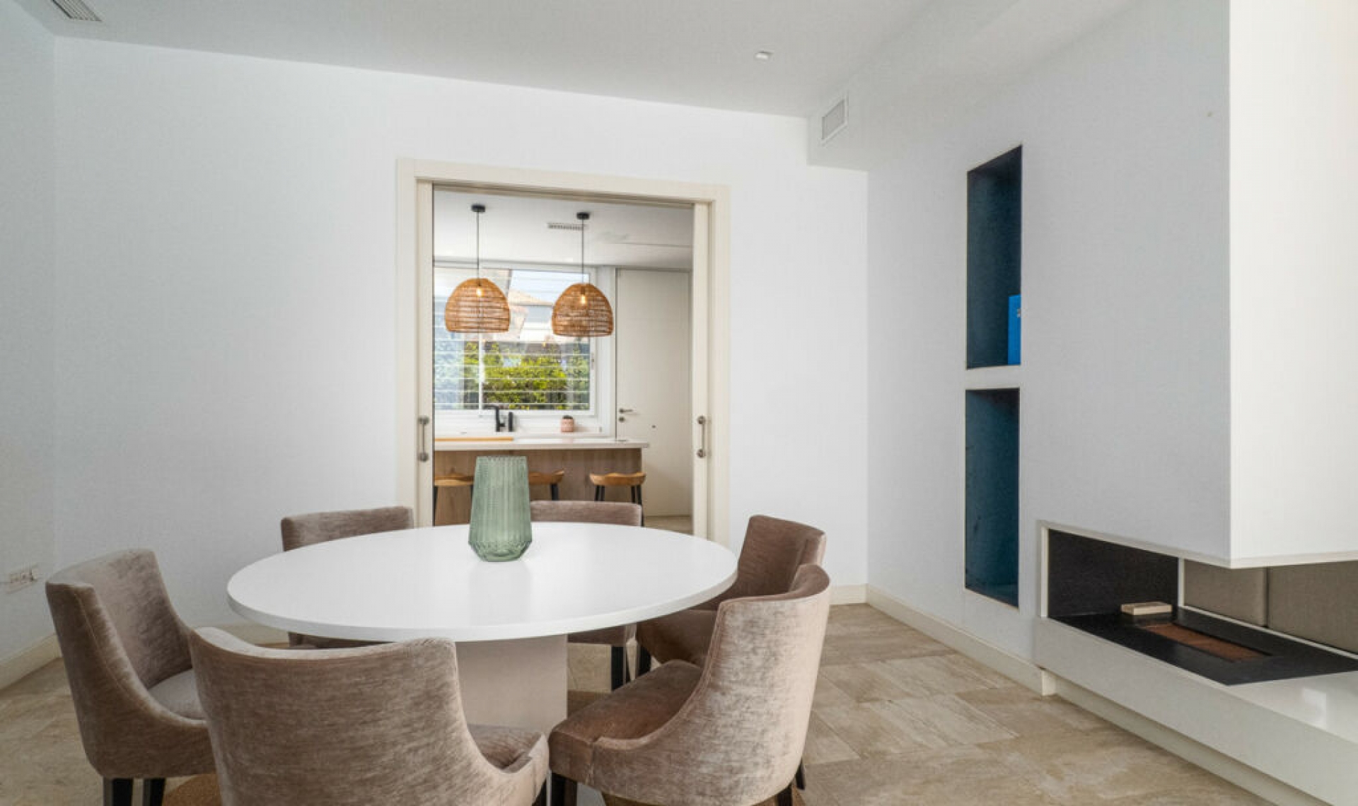 Resale - House -
Guadalmina Baja